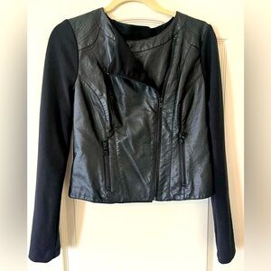 Guess Faux Black Leather Jacket with Woven Sleeves Zipper Pockets Women’s Med